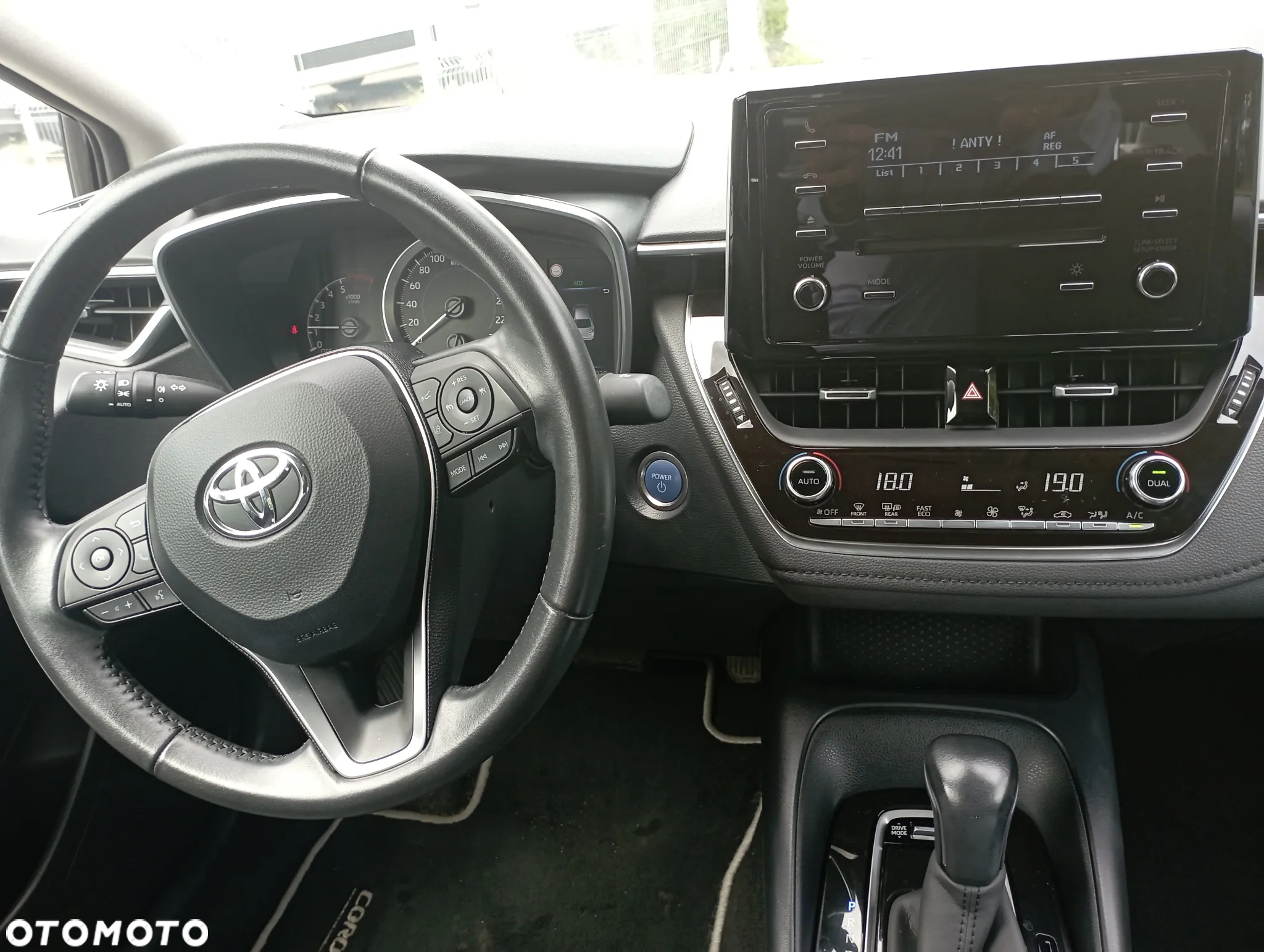 Toyota Corolla 1.8 Hybrid Active - 8