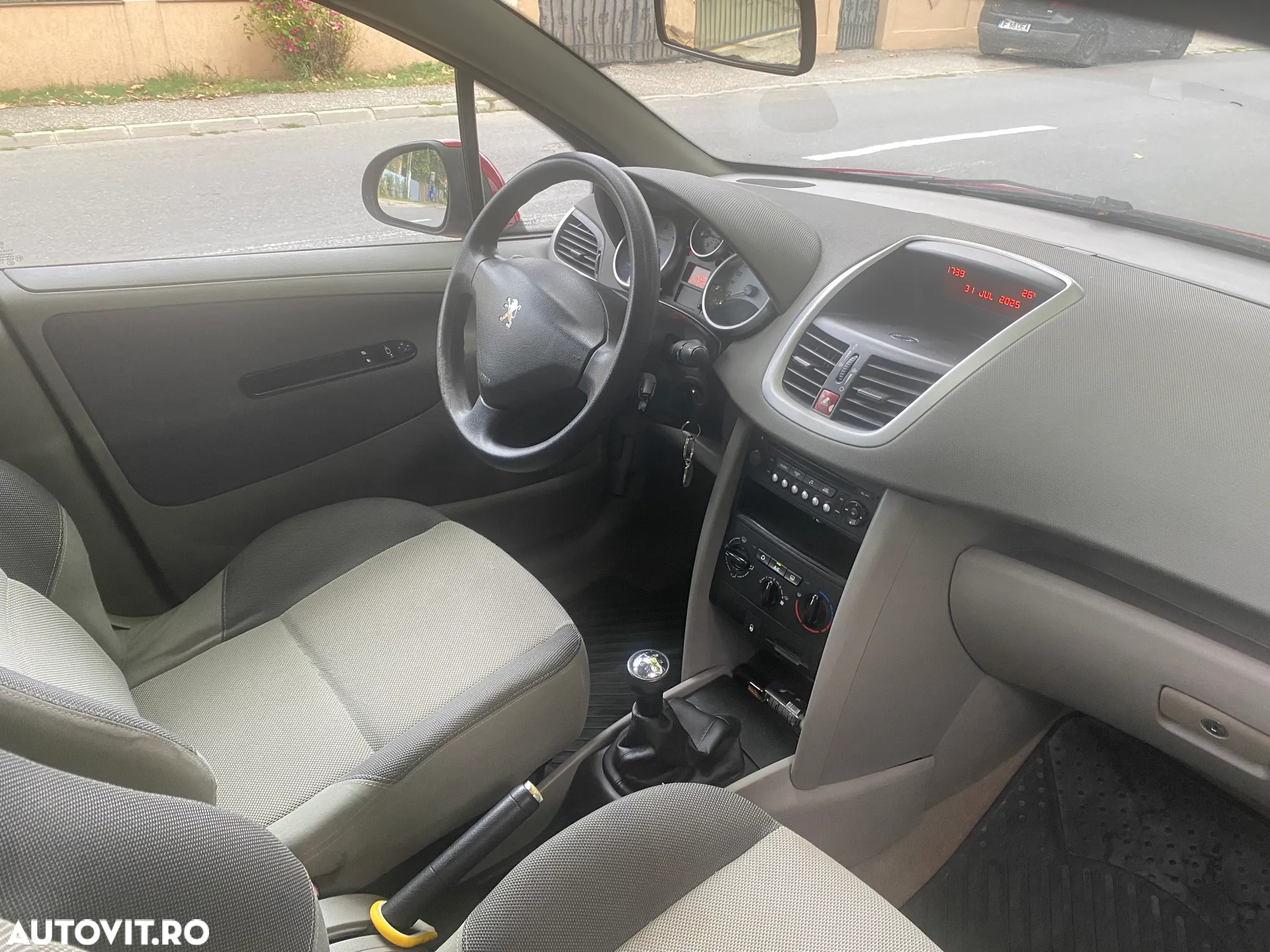 Peugeot 207 1.4HDI Trendy - 14