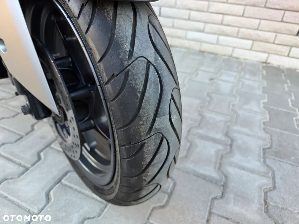 Yamaha X-max - 16