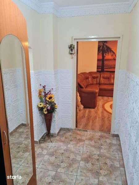 Închiriez apartament 2 camere+loc parcare — fotografia 3