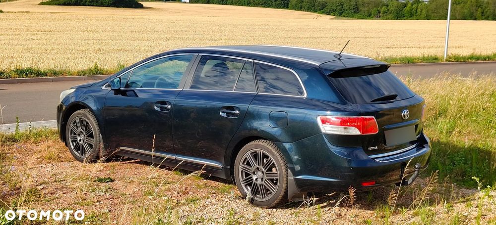 Toyota Avensis 2.0 Premium MS - 10