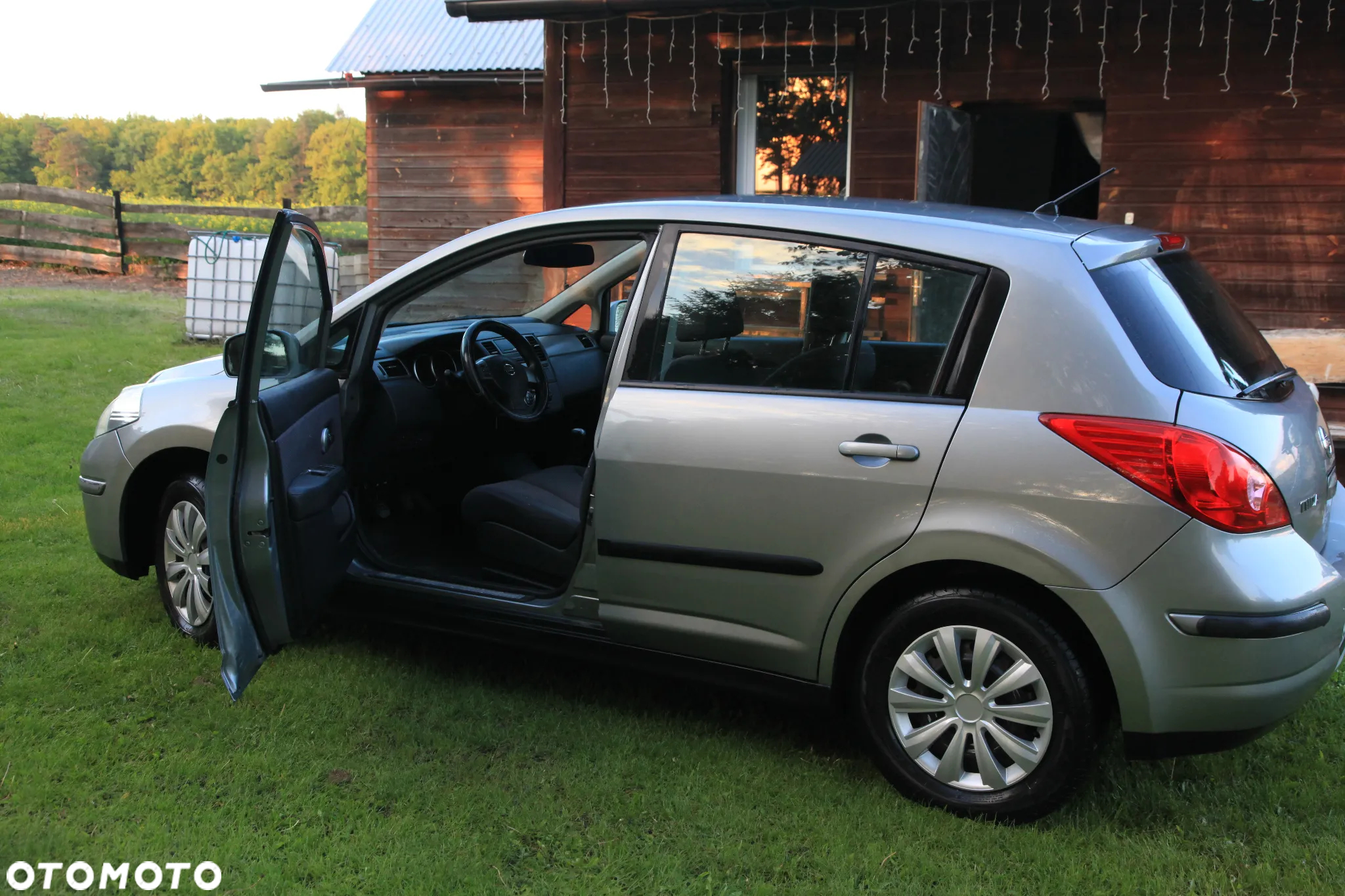Nissan Tiida - 4