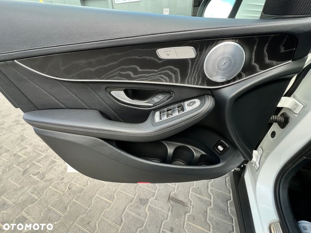 Mercedes-Benz GLC 300 d 4-Matic - 11