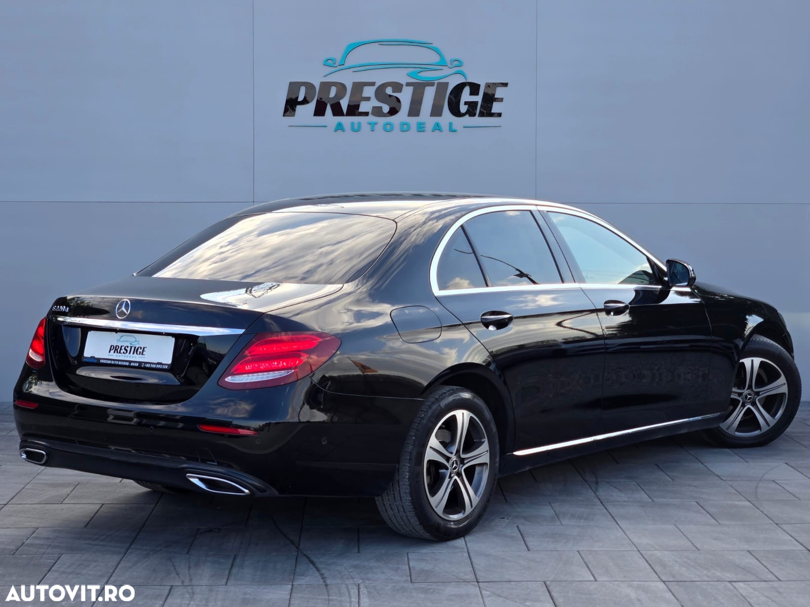 Mercedes-Benz E 220 d 9G-TRONIC Exclusive - 4