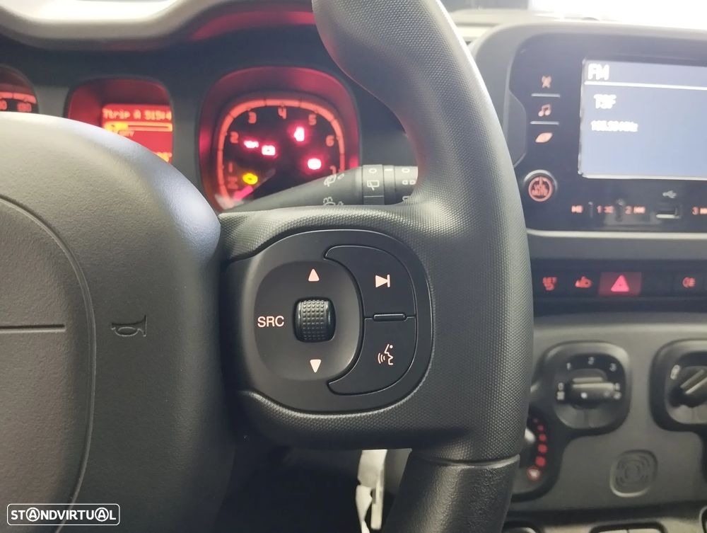 Fiat Panda 1.0 Hybrid City Cross — fotografia 15