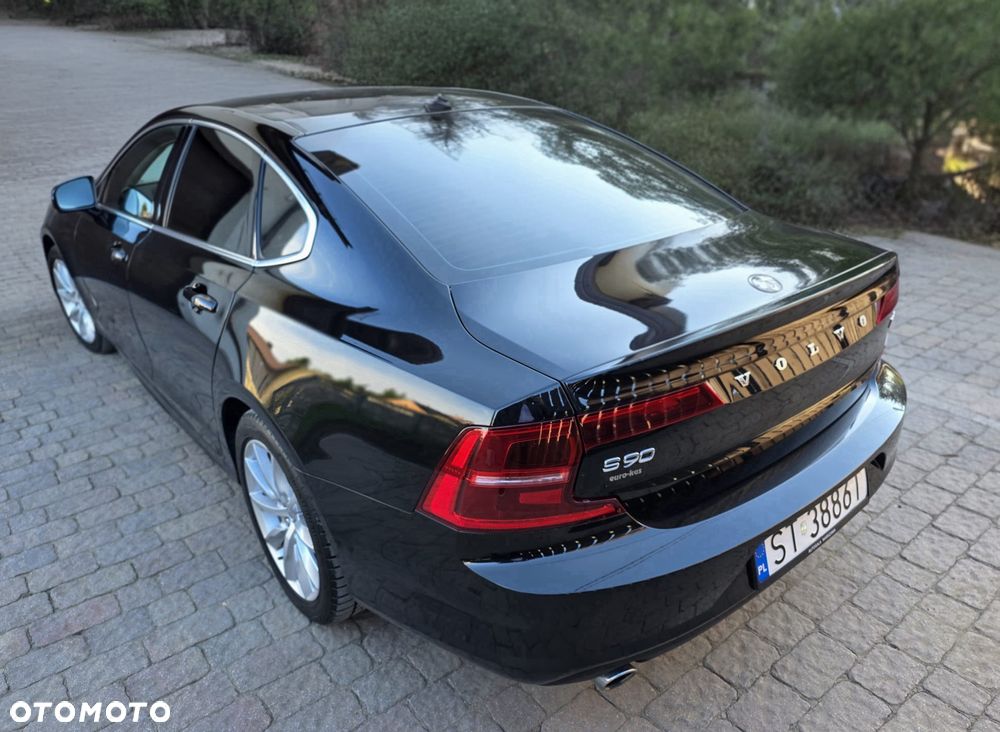 Volvo S90 D4 Momentum Pro - 23