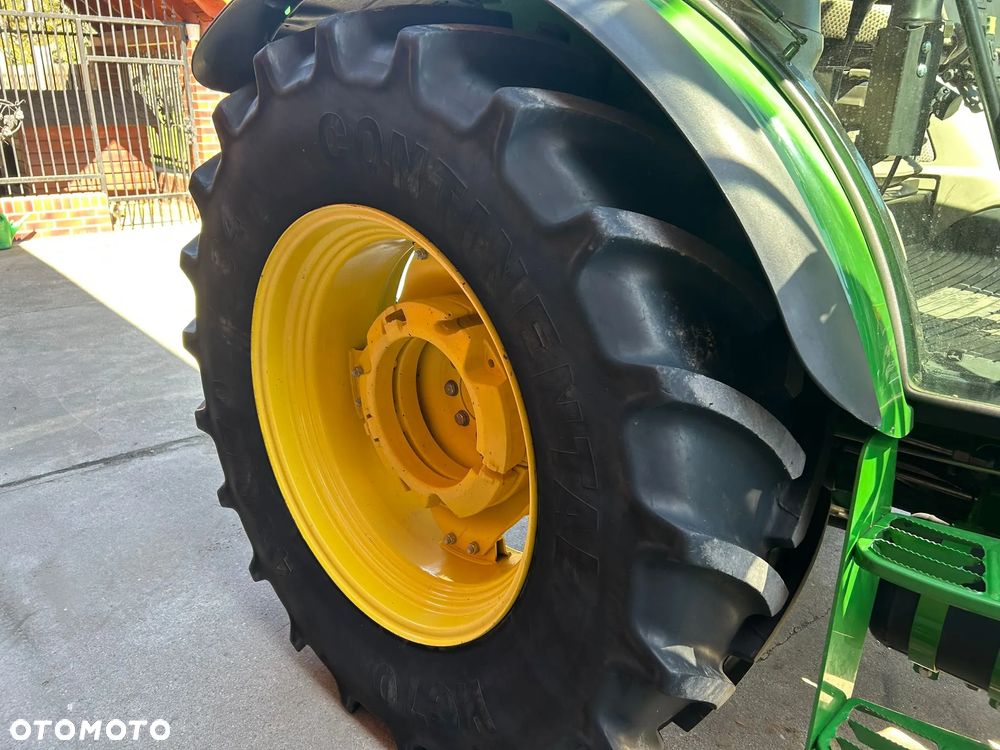 John Deere 5085M - 17