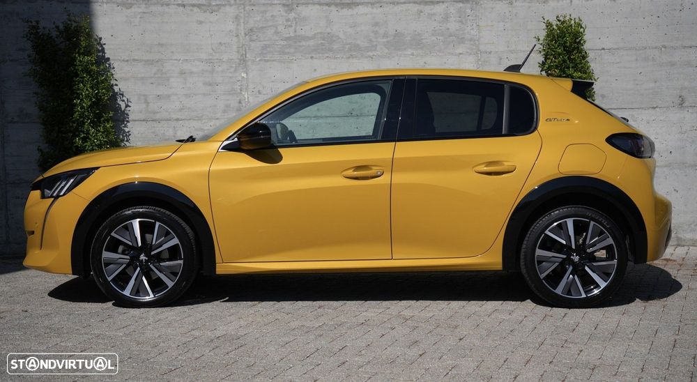 Peugeot 208 1.2 PureTech GT Line - 3