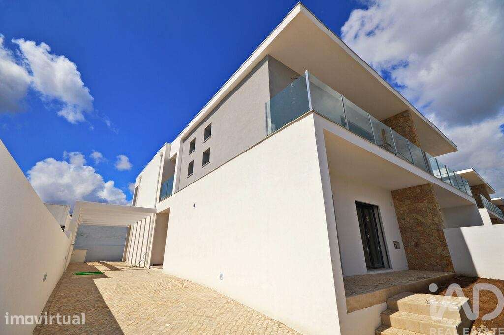 Casa / Villa T4 em Fernão Ferro de 185,00 m2 - Grande imagem: 3/29