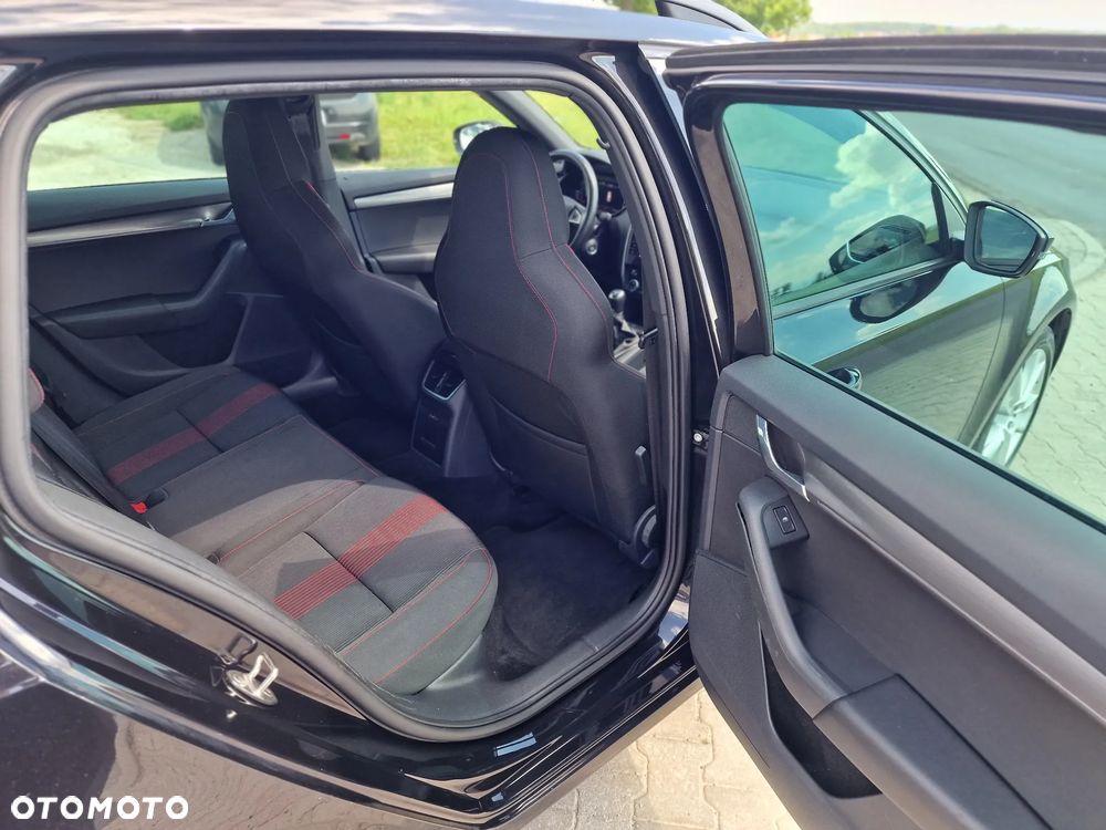Skoda Octavia 2.0 TDI Sport Edition - 26