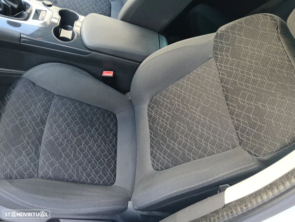 Peugeot 3008 1.6 BlueHDi Style - 27