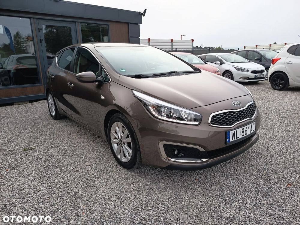 Kia Ceed 1.6 GDI Dream Team Edition - 10