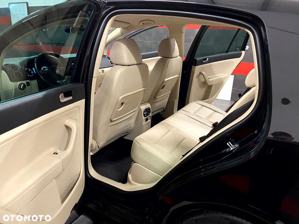 Volkswagen Golf Plus 2.0 TDI Highline DSG - 18