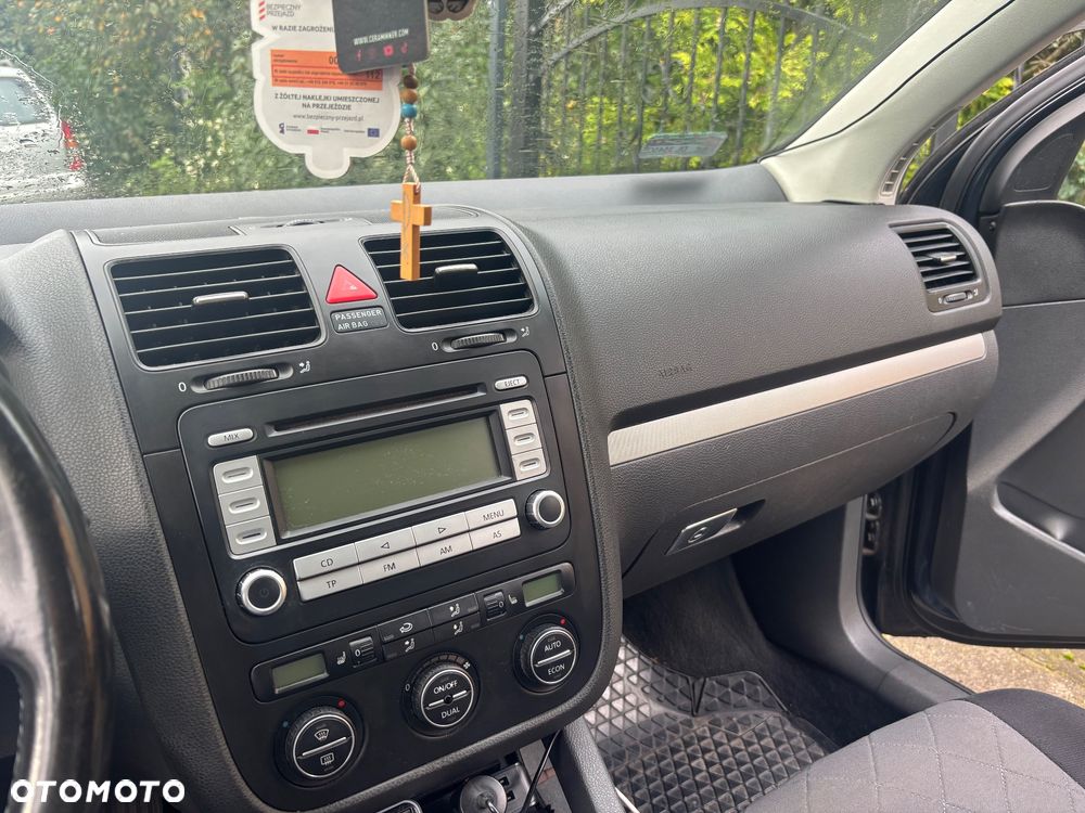 Volkswagen Golf - 23