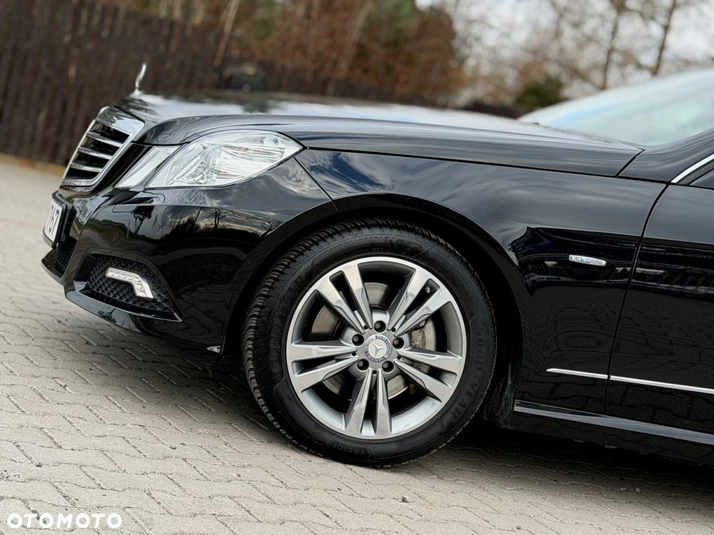 Mercedes-Benz Klasa E 250 CGI BlueEffICIENCY Avantgarde - 23