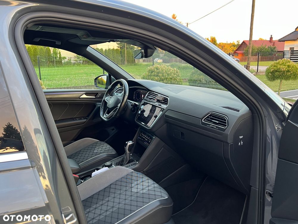 Volkswagen Tiguan 2.0 TDI SCR 4MotION DSG R-Line - 28