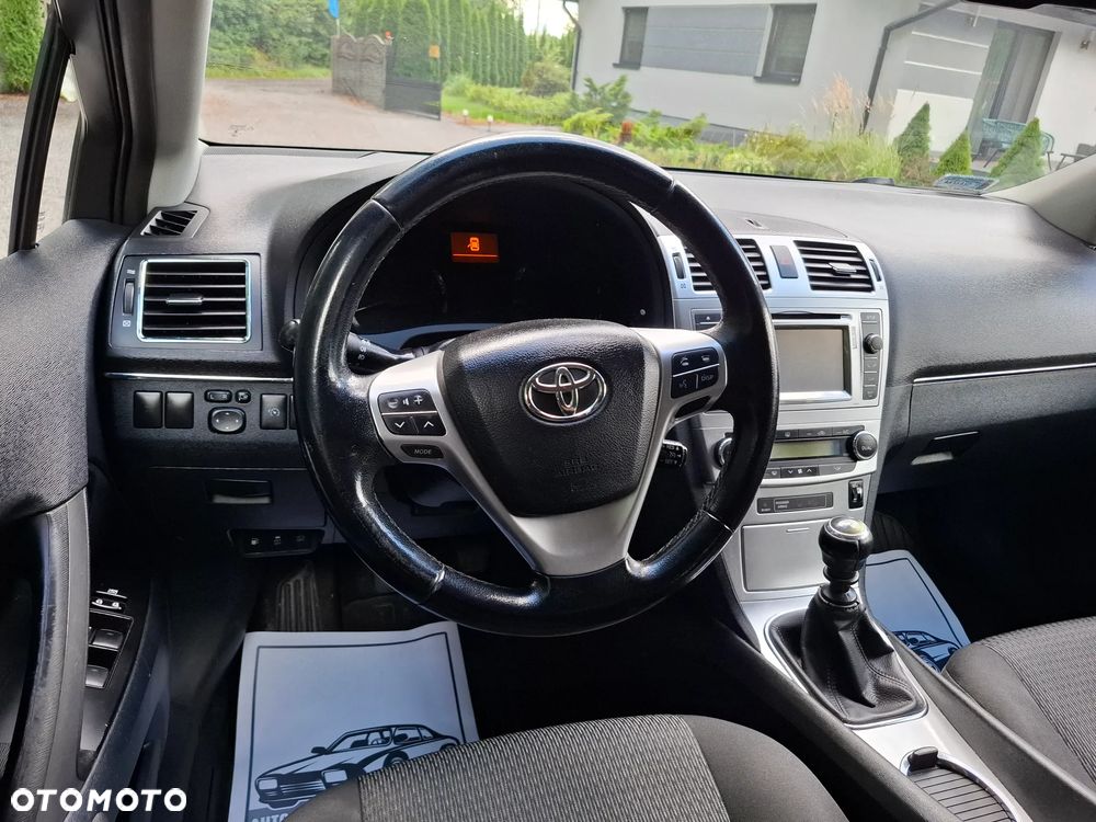 Toyota Avensis - 13
