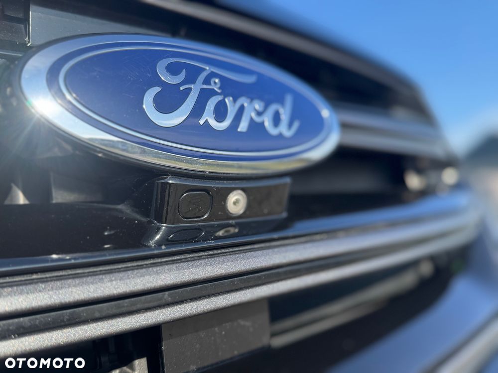 Ford Edge 2.0 TDCi Bi-Turbo 4x4 ST-LINE - 4