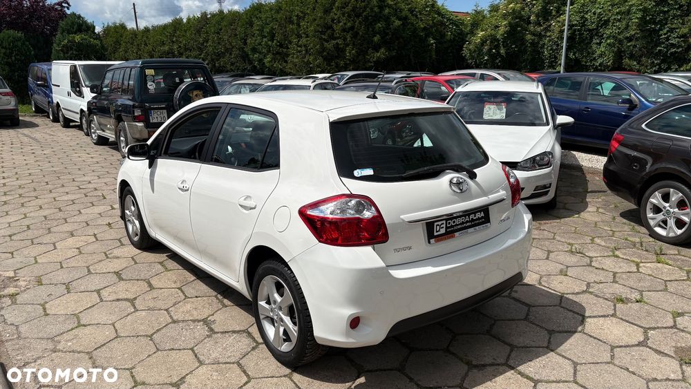 Toyota Auris 2.0 D-4D Executive - 11