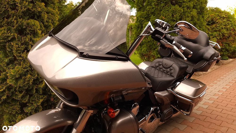 Harley-Davidson Touring Road Glide - 23