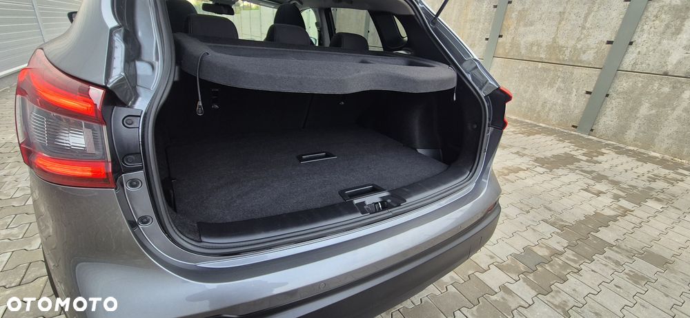 Nissan Qashqai 1.3 DIG-T N-WAY - 28