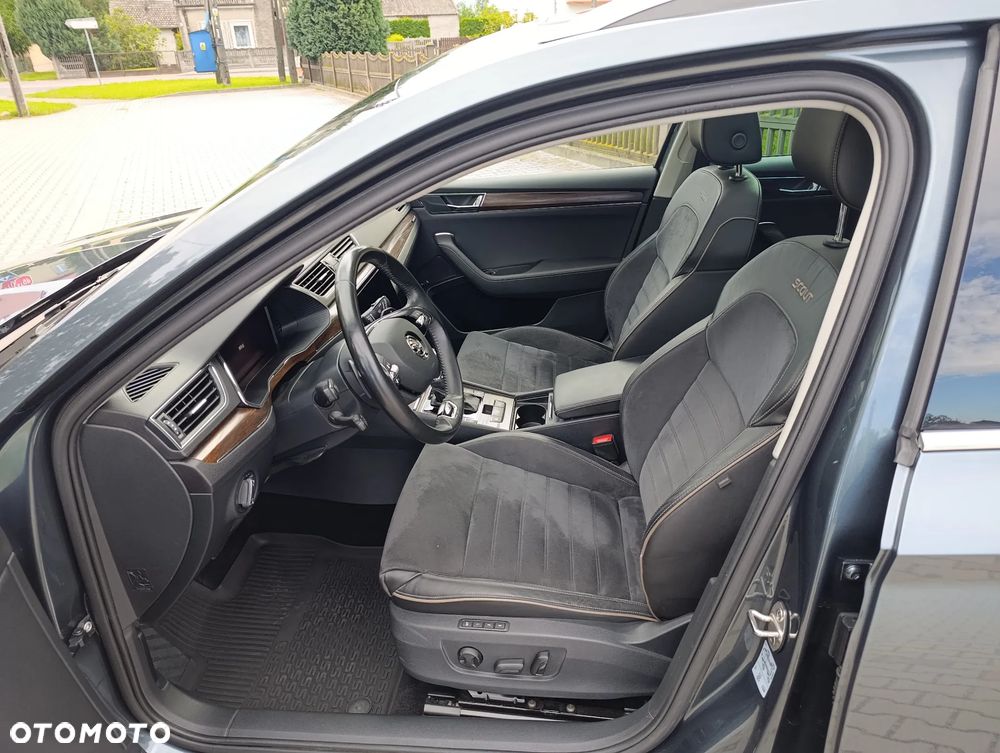 Skoda Superb 2.0 TDI 4x4 DSG Scout - 27