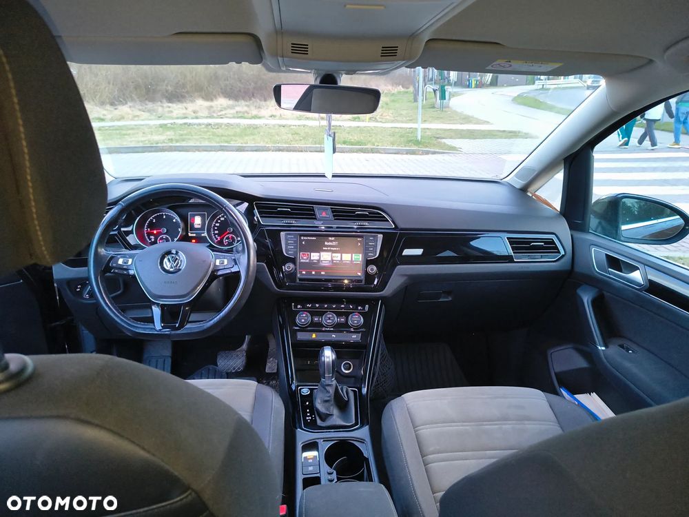 Volkswagen Touran 2.0 TDI BMT Comfortline DSG - 9