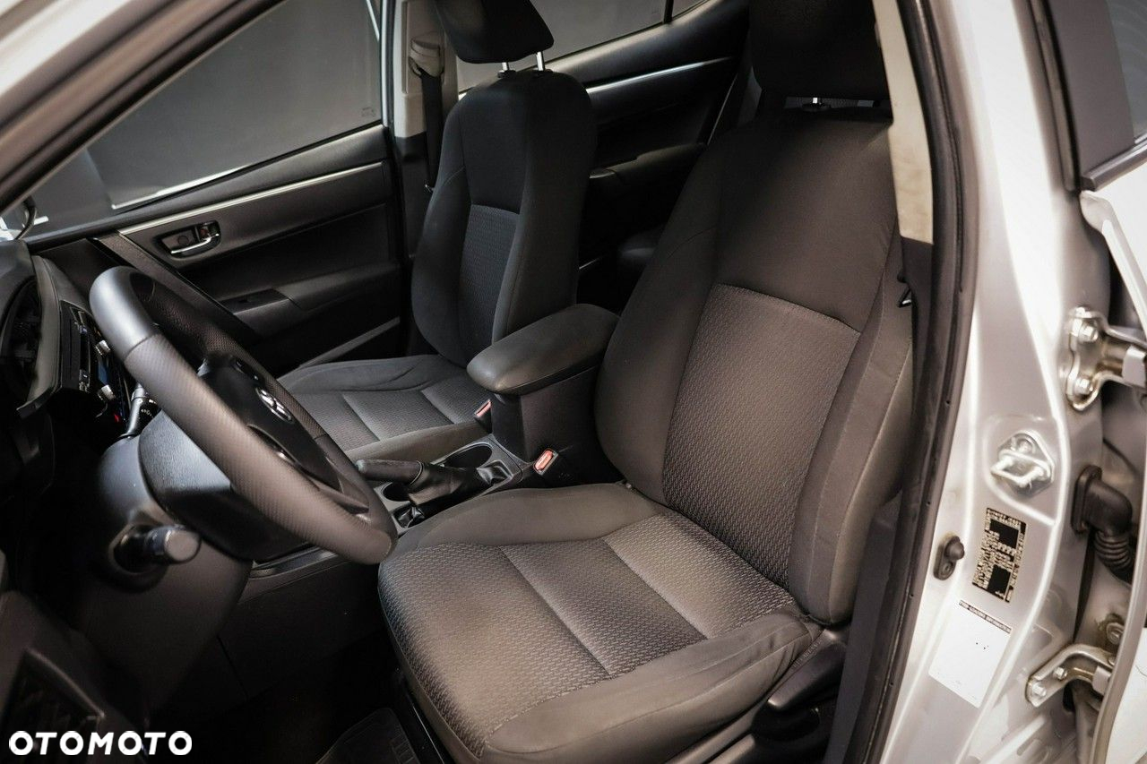 Toyota Corolla - 13