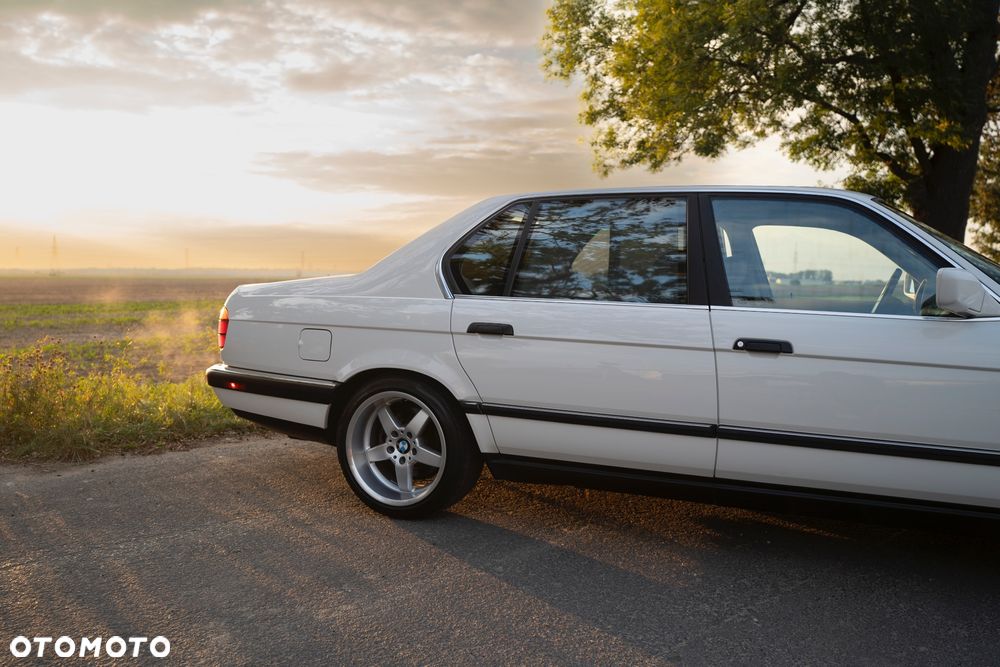 BMW Seria 7 750iL - 40