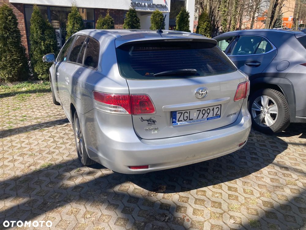 Toyota Avensis 2.0 D-4D 2010 - 10