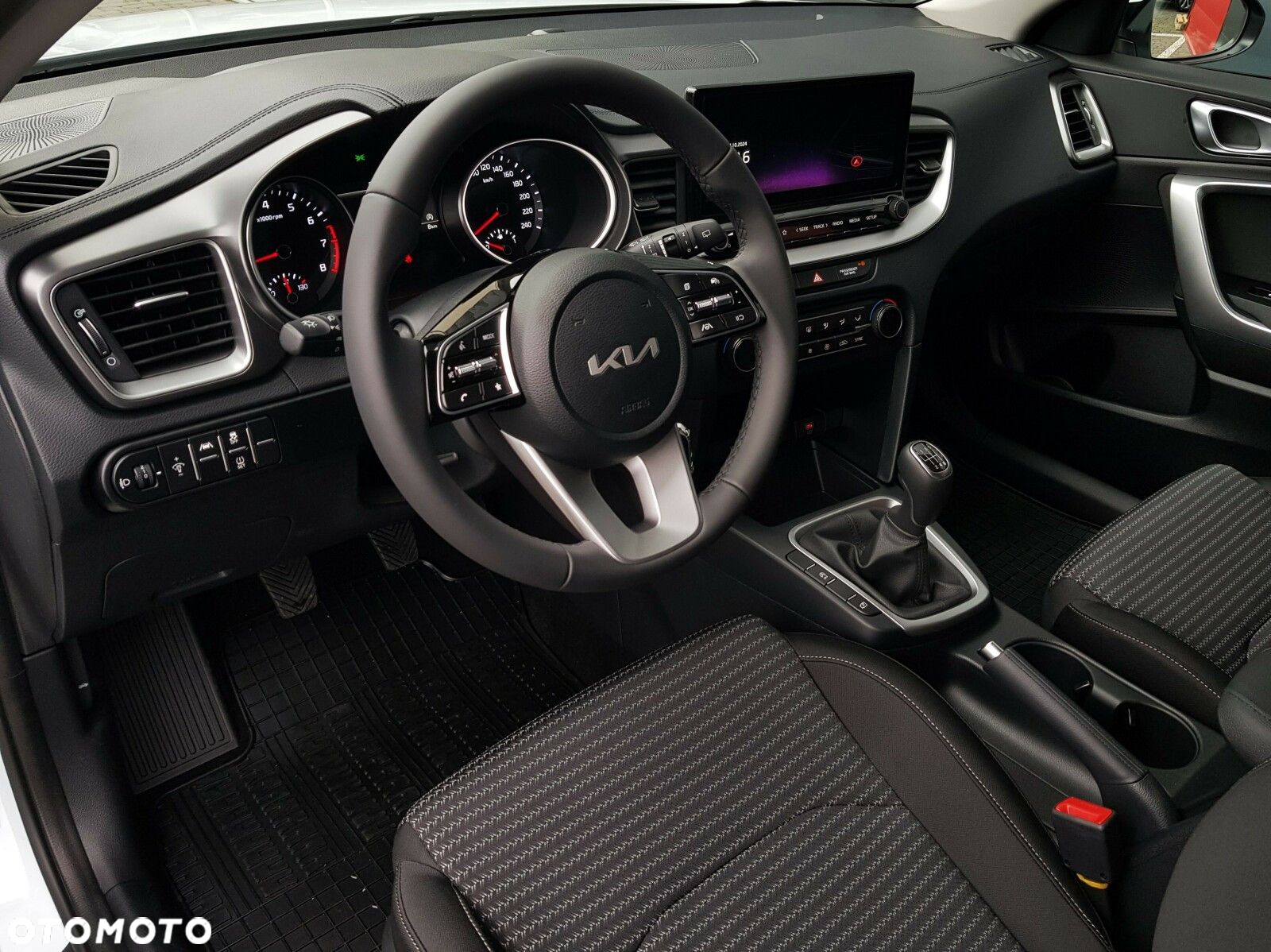 Kia XCeed 1.5 T-GDI M - 12