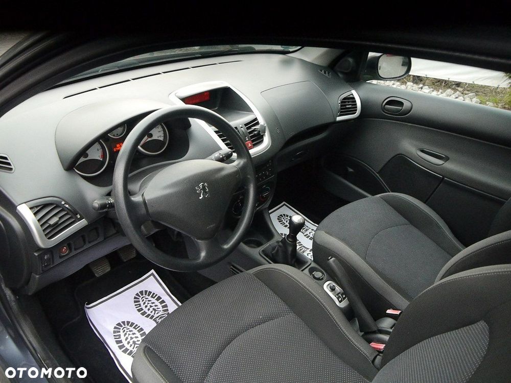 Peugeot 206 plus 1.1 Presence Euro5 - 17