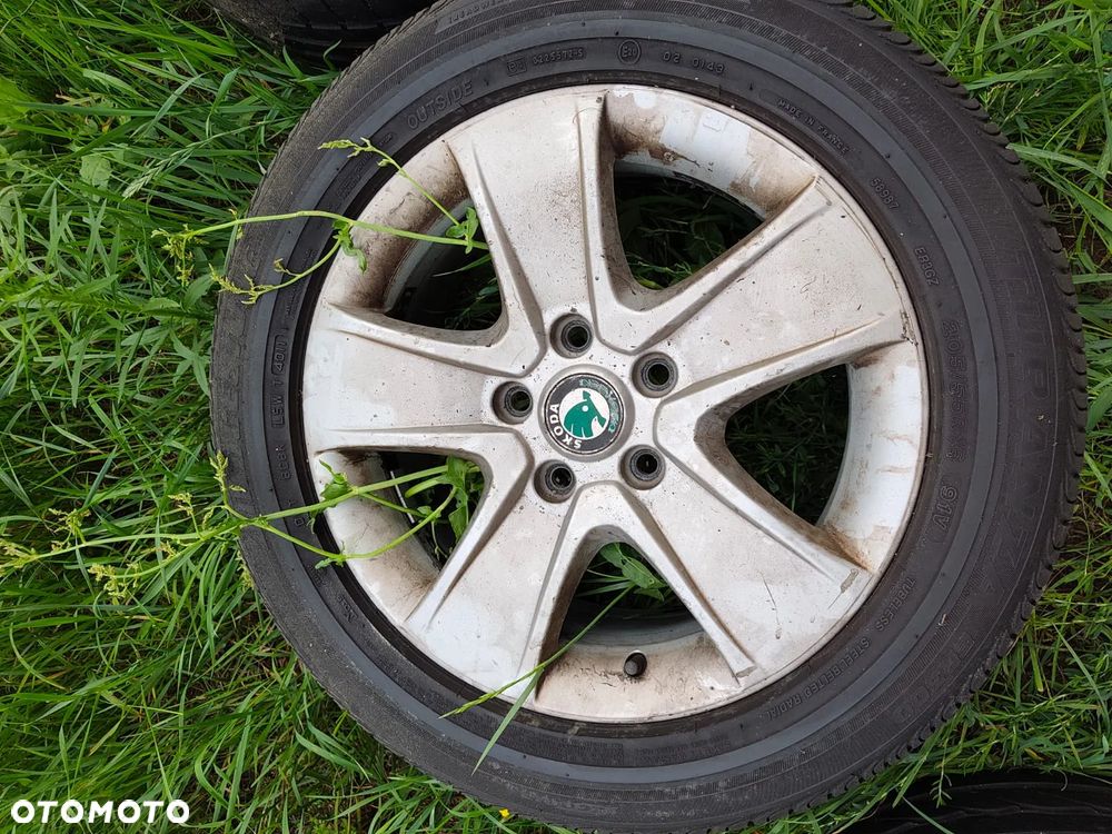 koła felgi 16 cali opony 205/55 letnie skoda octavia 2FL orginalne Nokian - 8