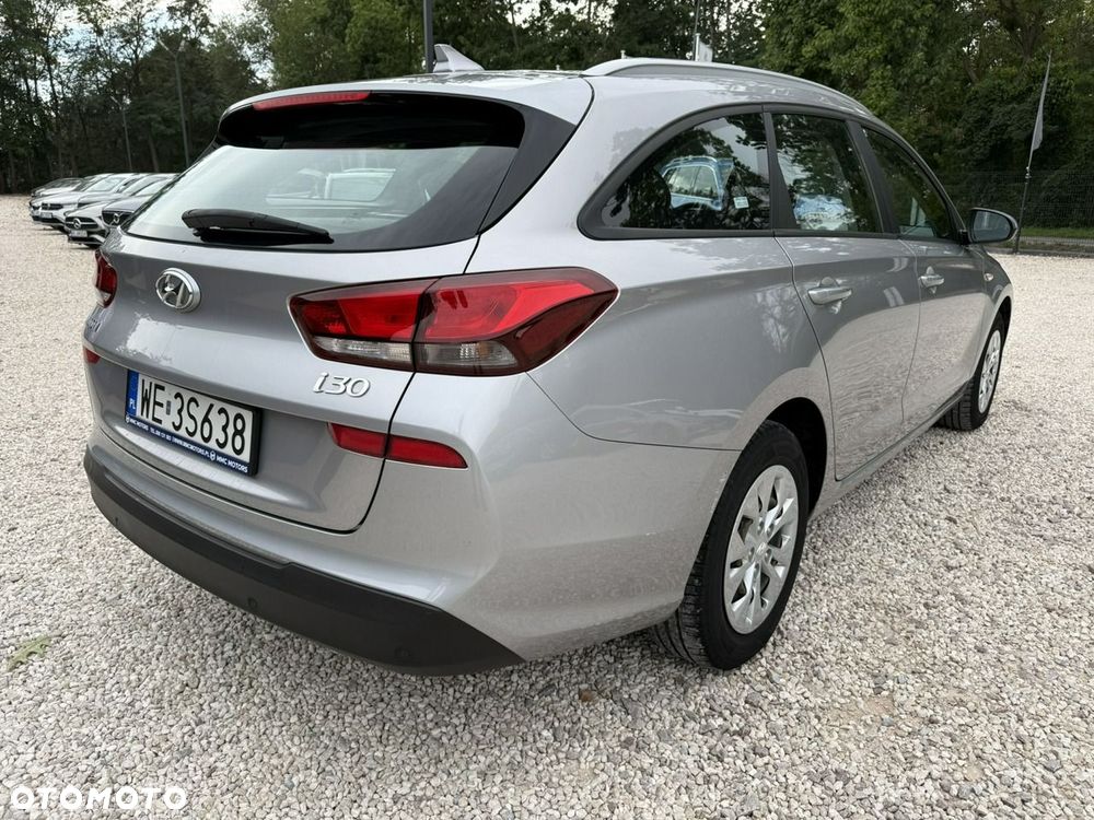 Hyundai i30 1.5 DPI Classic + - 11