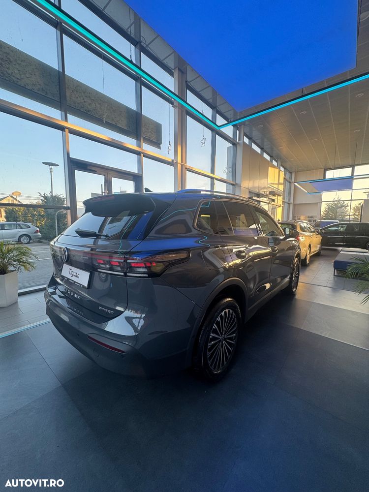 Volkswagen Tiguan - 4