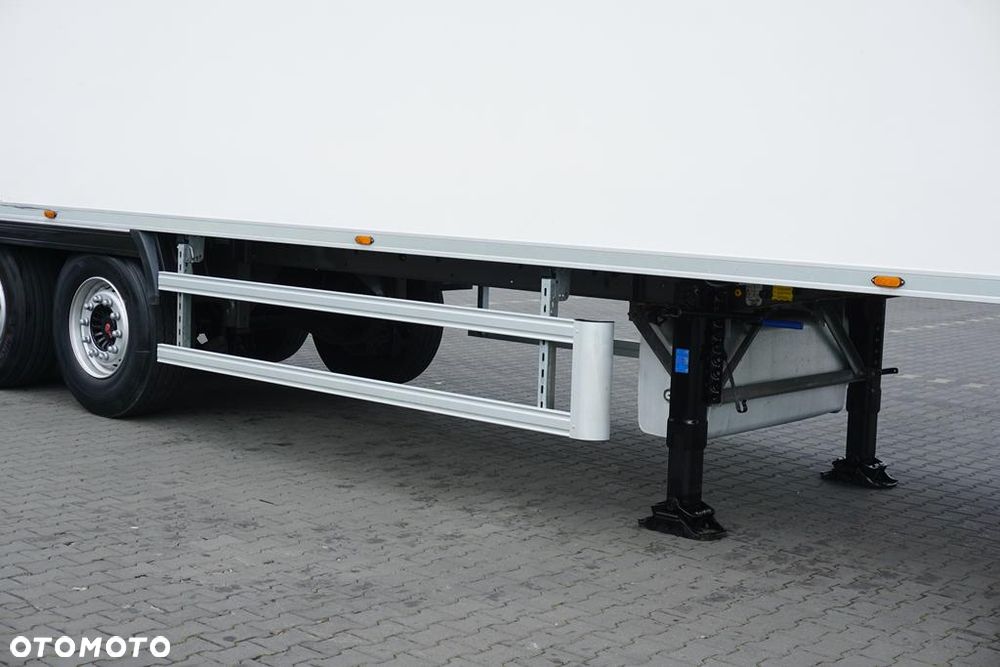 Lamberet / CHŁODNIA / CARRIER 1950 / MULTITEMPERATURA / OŚ PODNOSZONA - 17