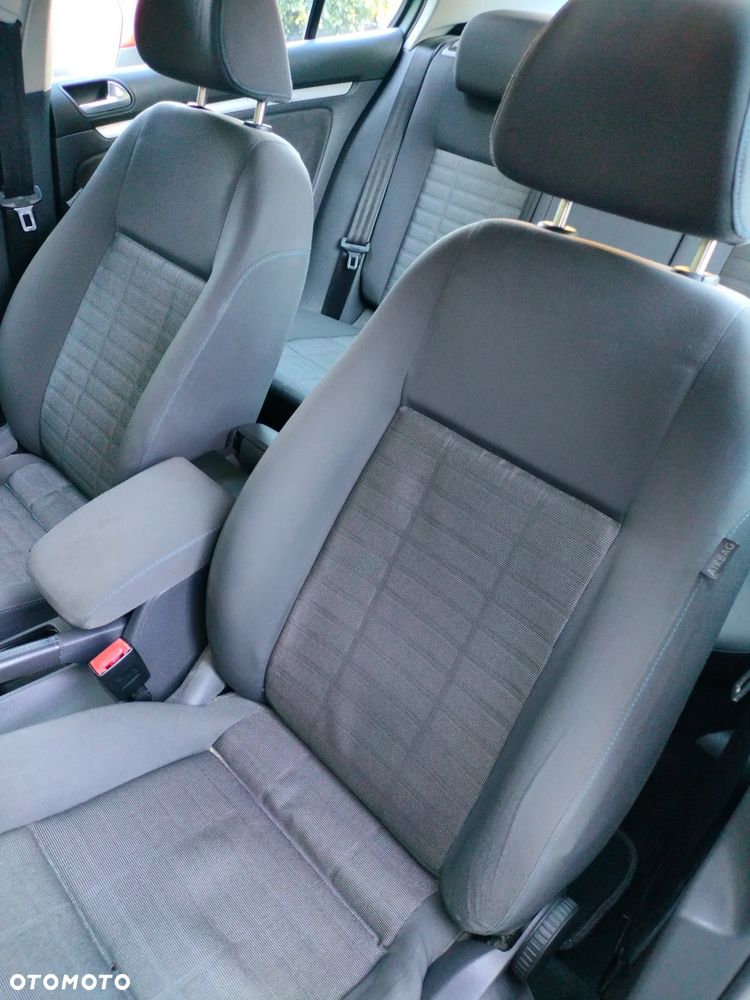 Volkswagen Golf - 21