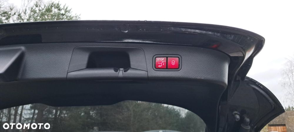 Mercedes-Benz GLA - 13