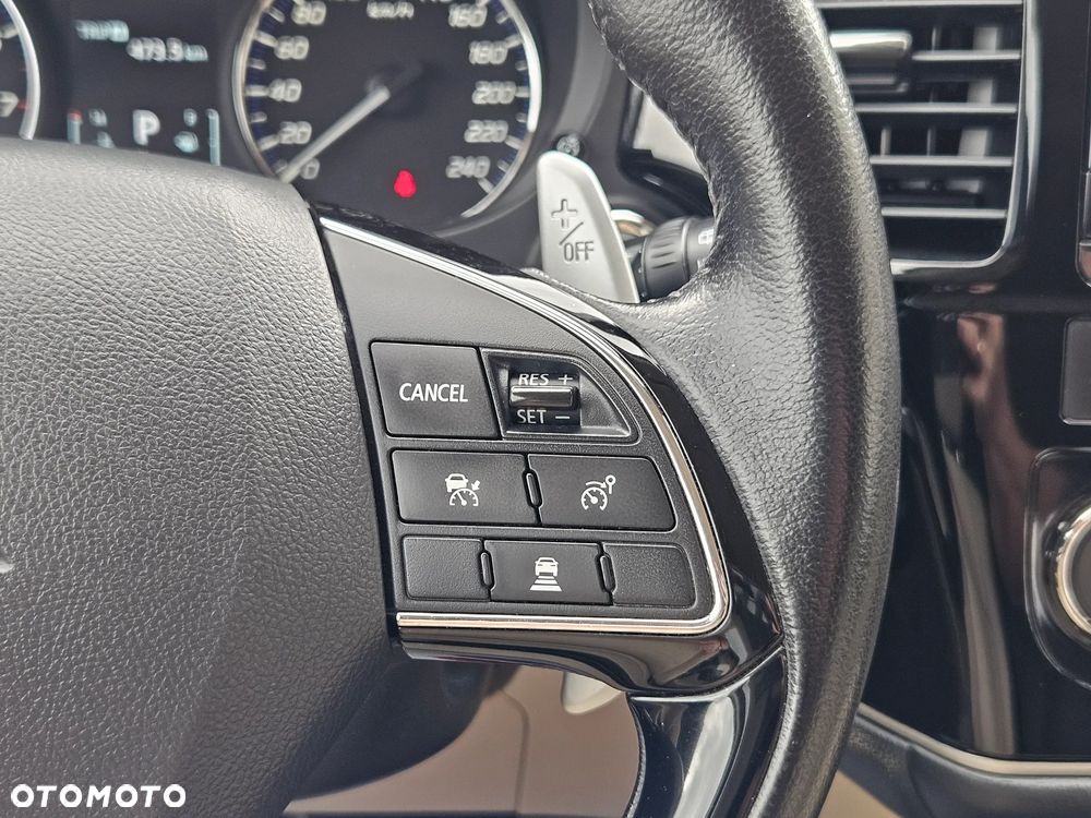 Mitsubishi Outlander 2.0 Intense + SDA 4WD CVT - 29