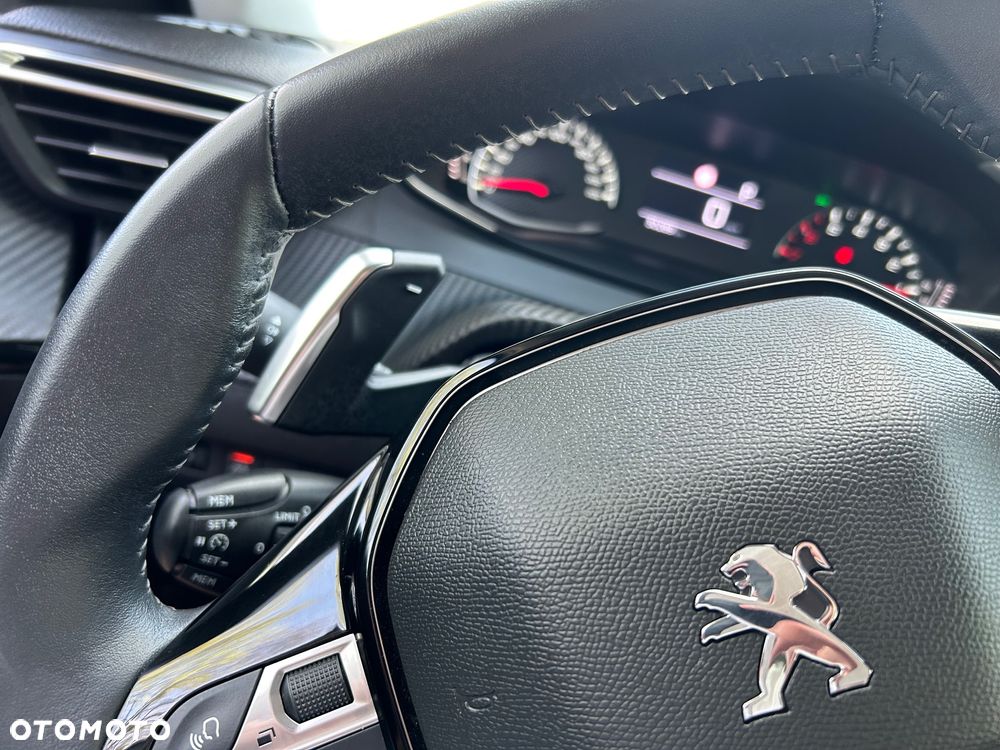 Peugeot 2008 1.2 Pure Tech GPF Allure S&S EAT6 - 16