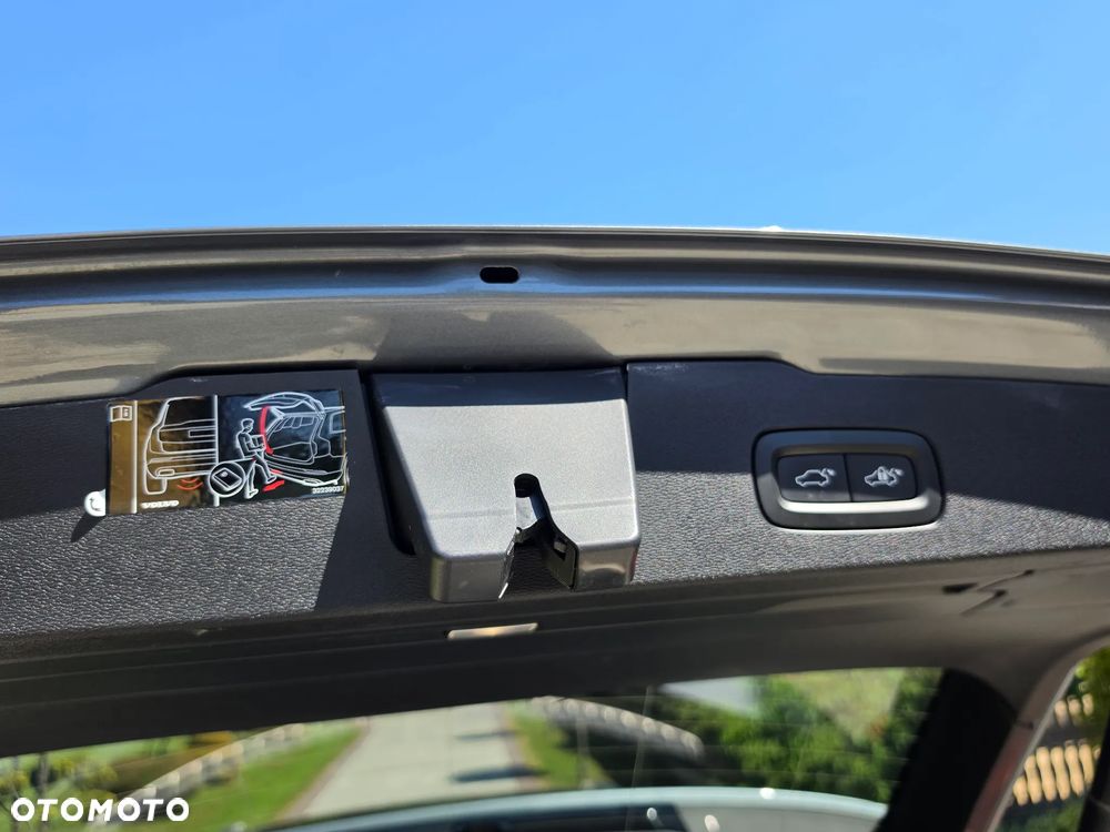Volvo V60 D4 Momentum - 35