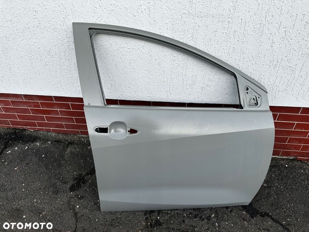 drzwi przód prawe toyota yaris iv 20-