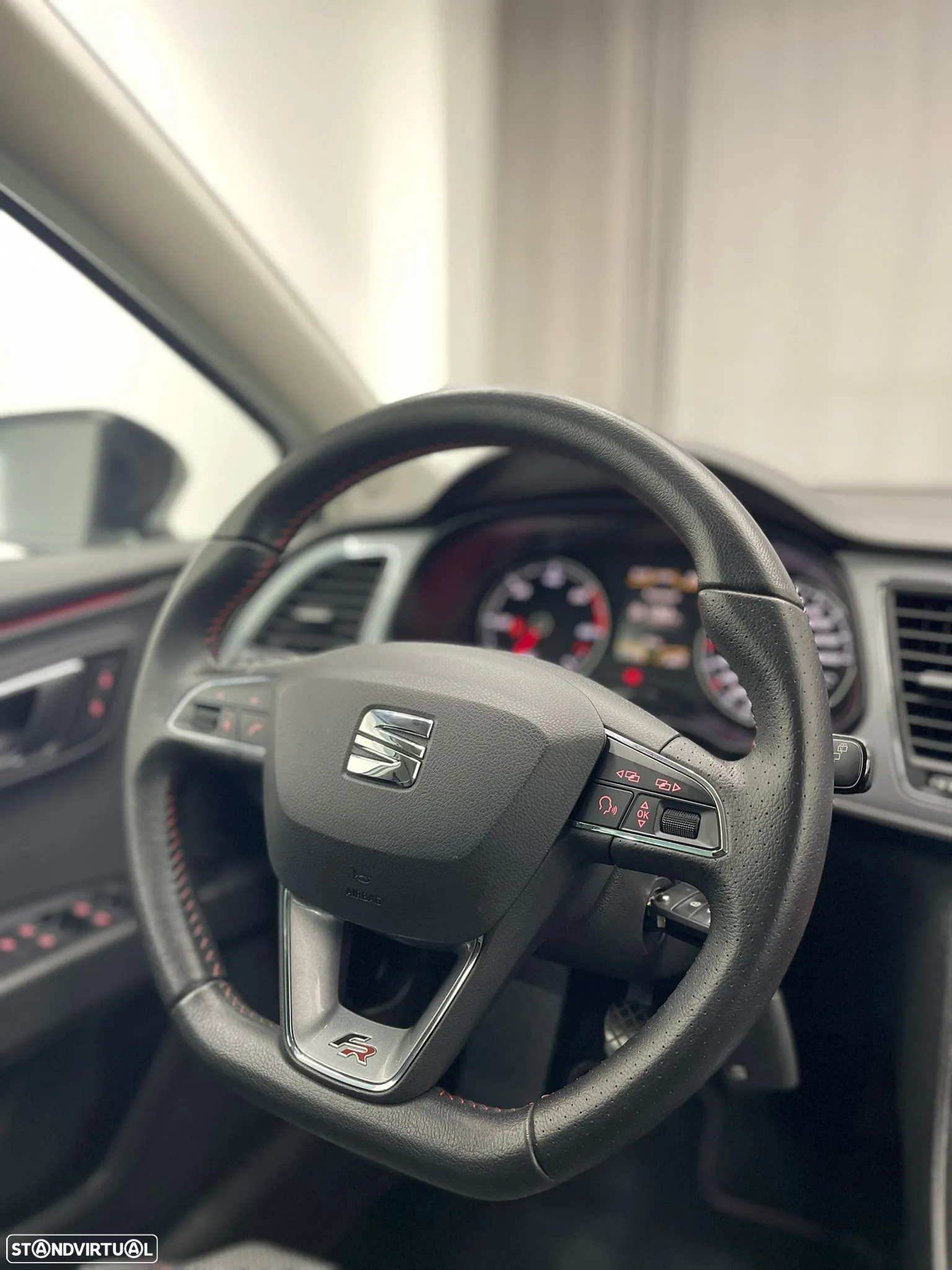 SEAT Leon ST 2.0 TDI S&S FR - 14