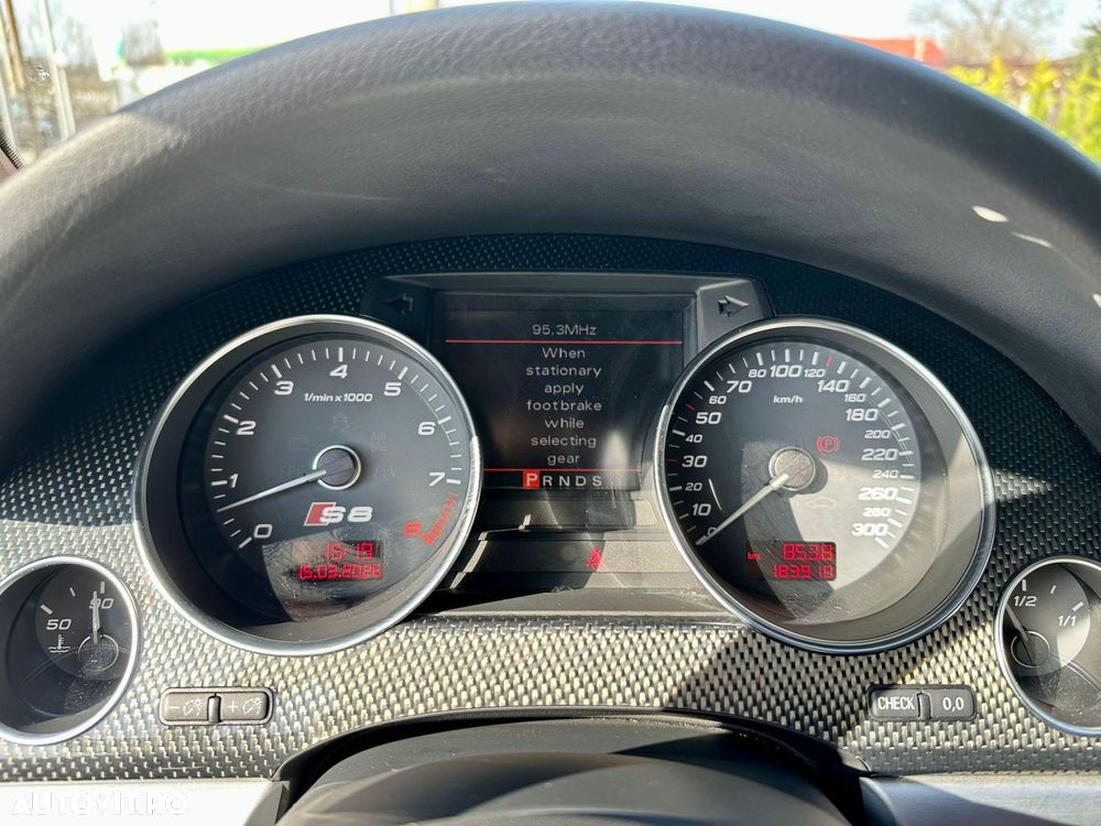Audi S8 5.2 FSI quattro - 16