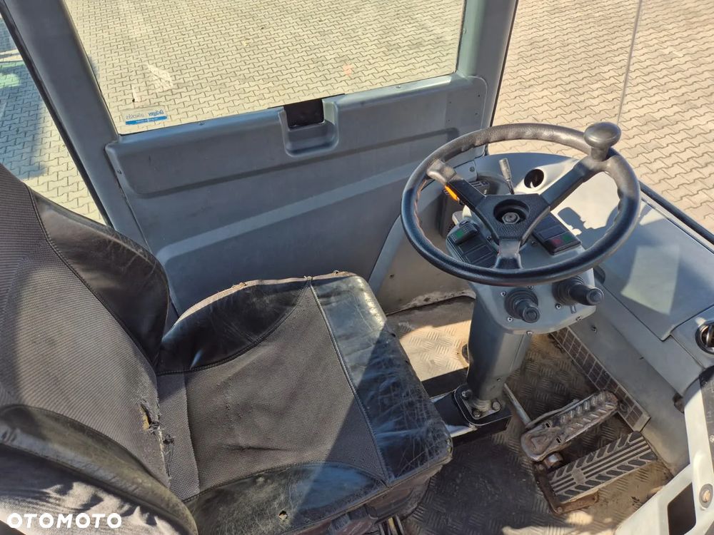 Inny KALMAR TR618I / 4X4 / CIĄGNIK TERMINALOWY / SUPER STAN / NISKIE MOTOGODZINY / OBRACANY FOTEL / NOWE OPONY PRZÓD / SUPER STAN - 32