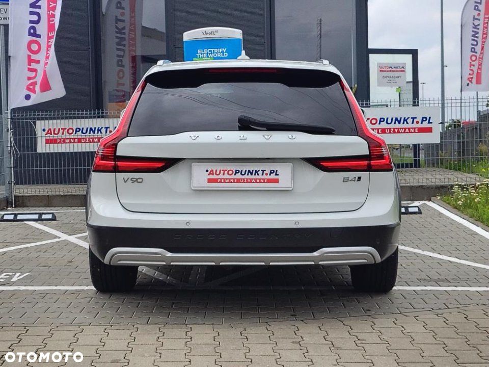Volvo V90 Cross Country - 5