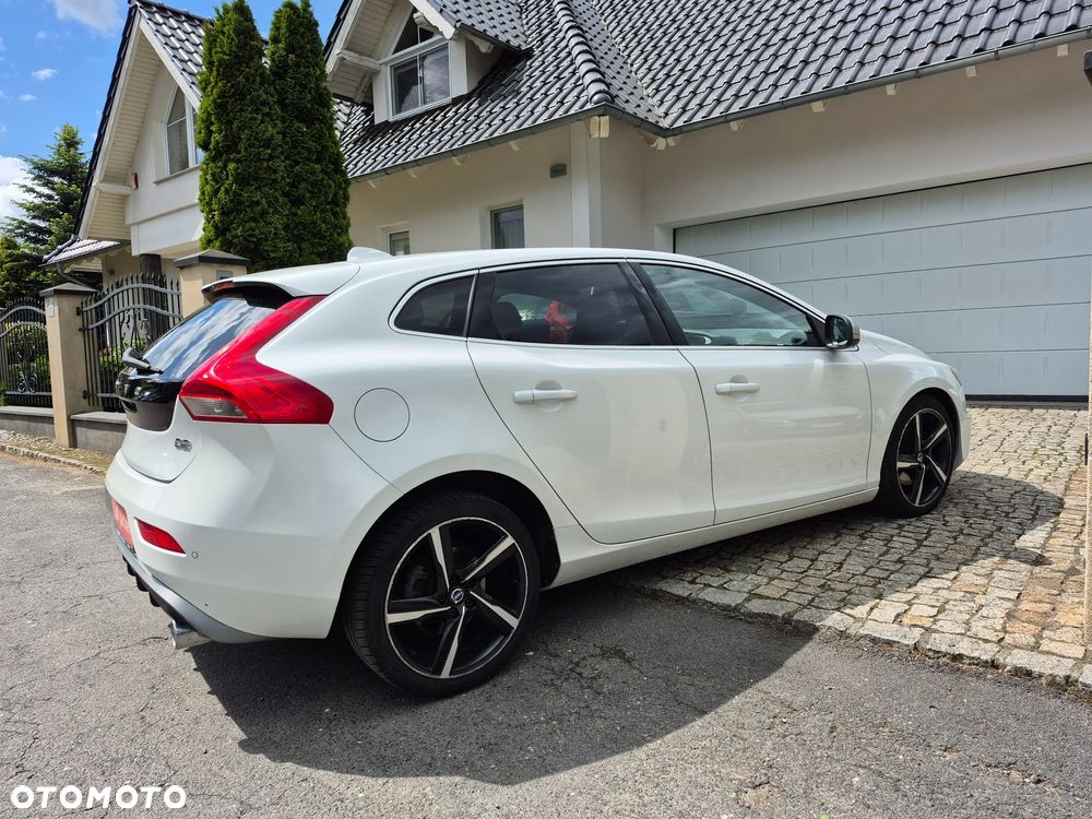 Volvo V40 D2 Drive-E R-Design Momentum - 23