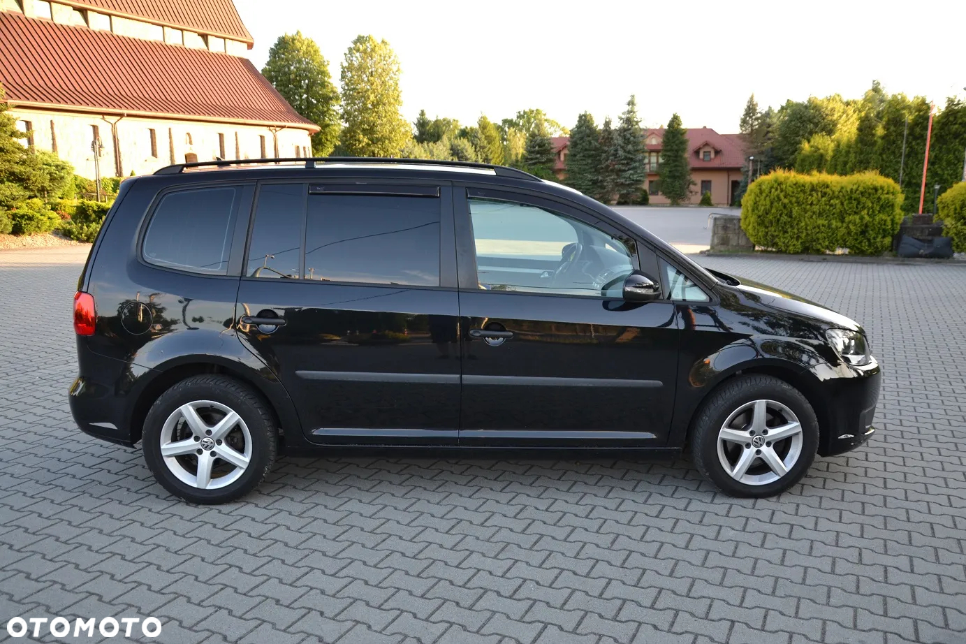 Volkswagen Touran 1.6 TDI DPF BlueMot Comfortline - 8