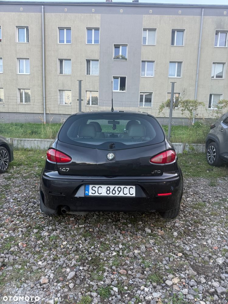 Alfa Romeo 147 1.9 JTD Distinctive - 6