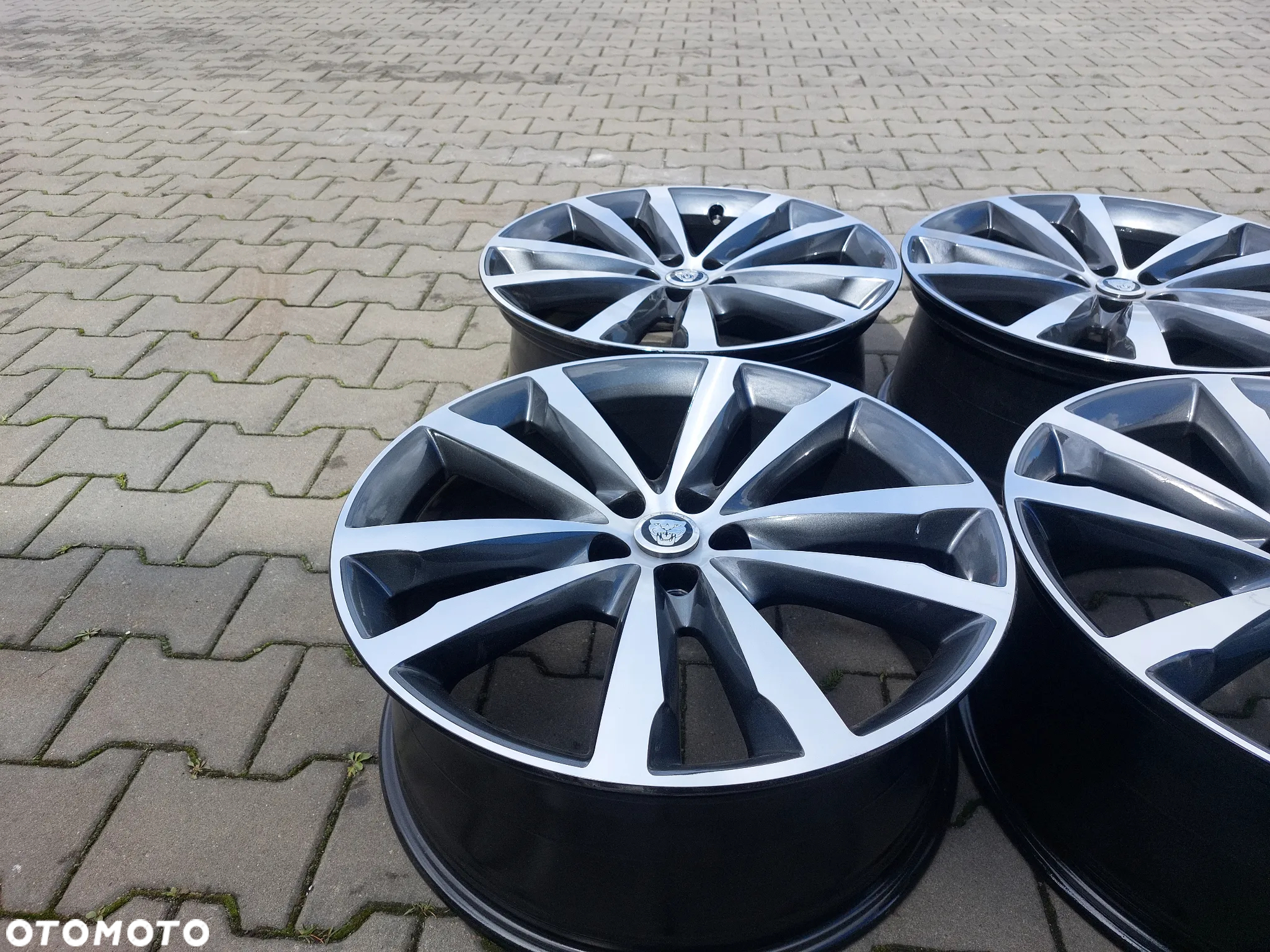 JAGUAR XF FELGI ALUMINIOWE R20 8.5J ET49 5X108 ORYGINAŁ ODŚWIEŻONE! - 7